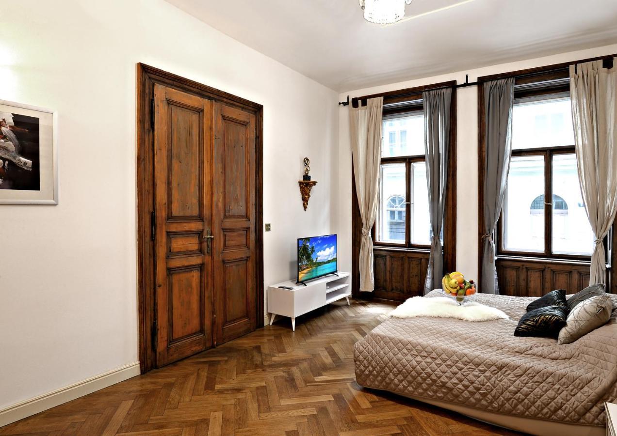 Magnificent King Suite Prague Exterior photo