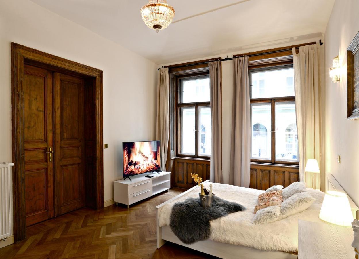 Magnificent King Suite Prague Exterior photo
