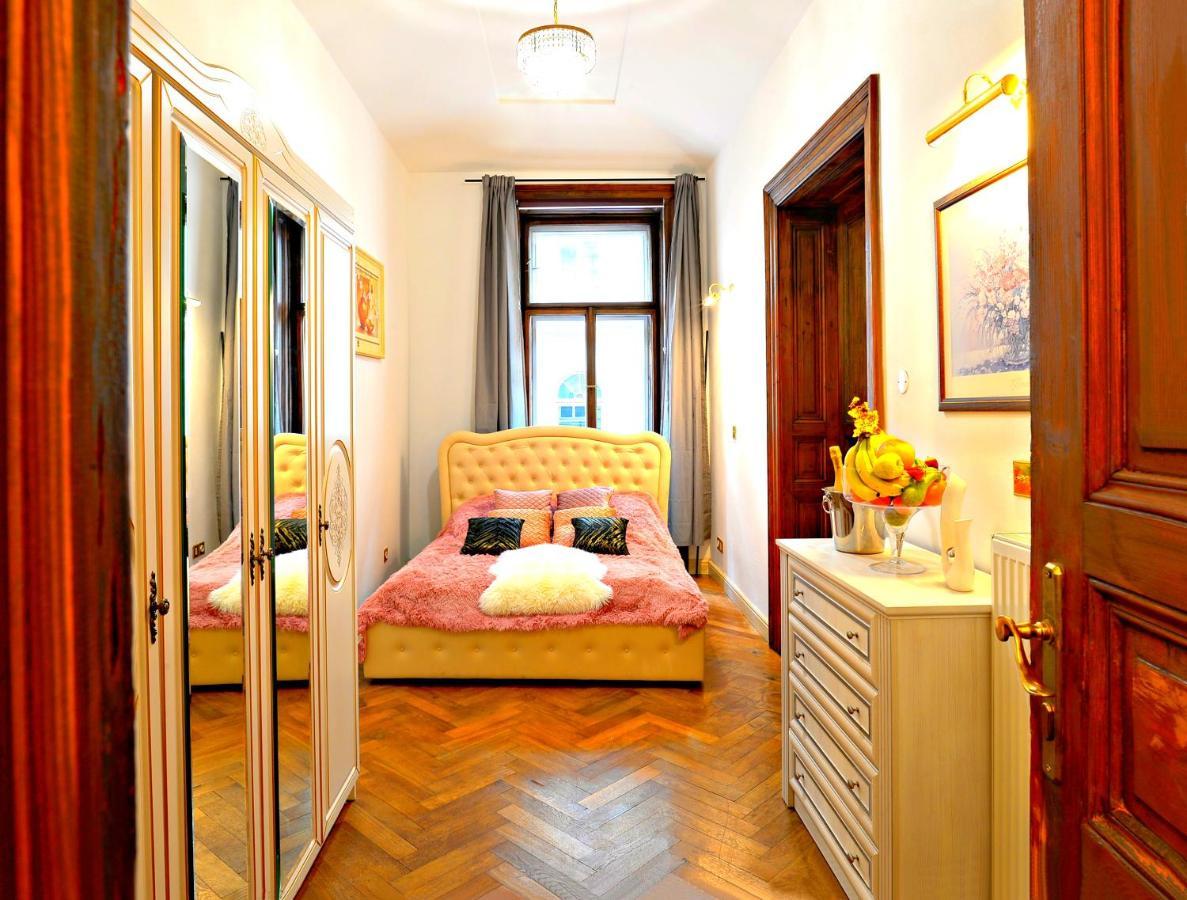 Magnificent King Suite Prague Exterior photo