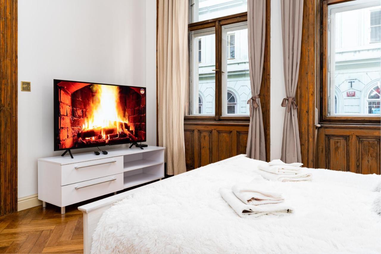 Magnificent King Suite Prague Exterior photo