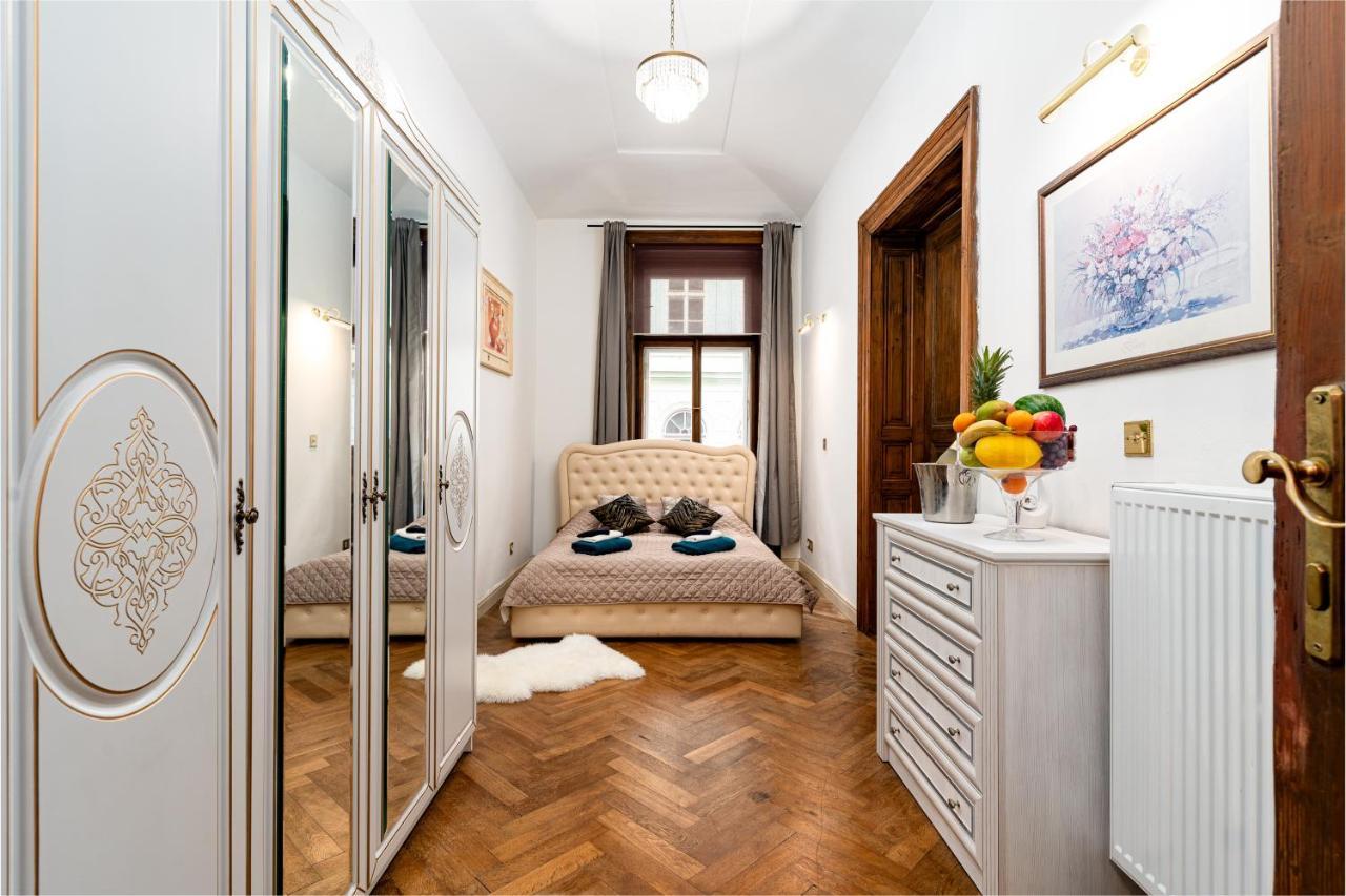 Magnificent King Suite Prague Exterior photo
